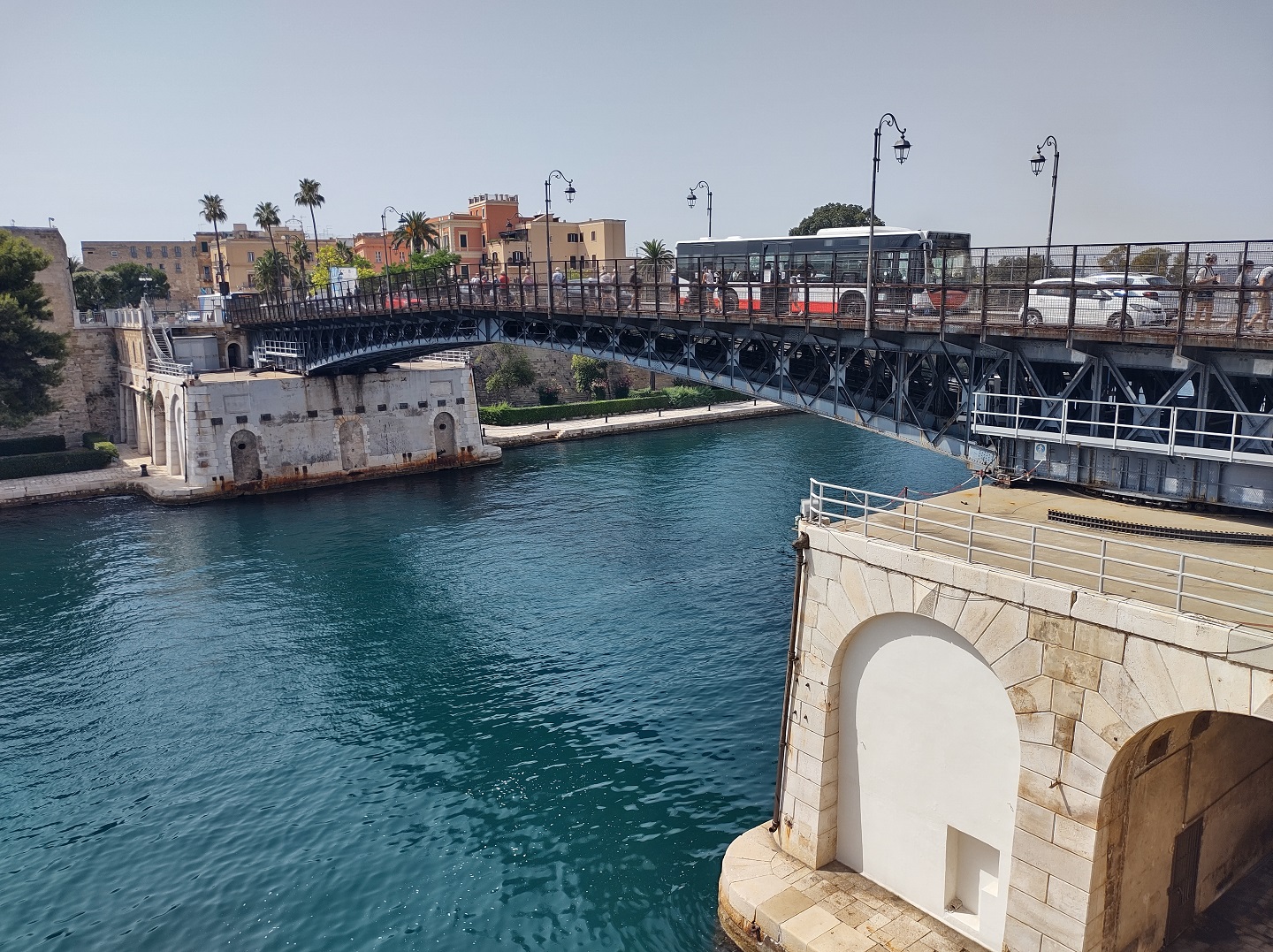 Ponte Girevole, Taranto