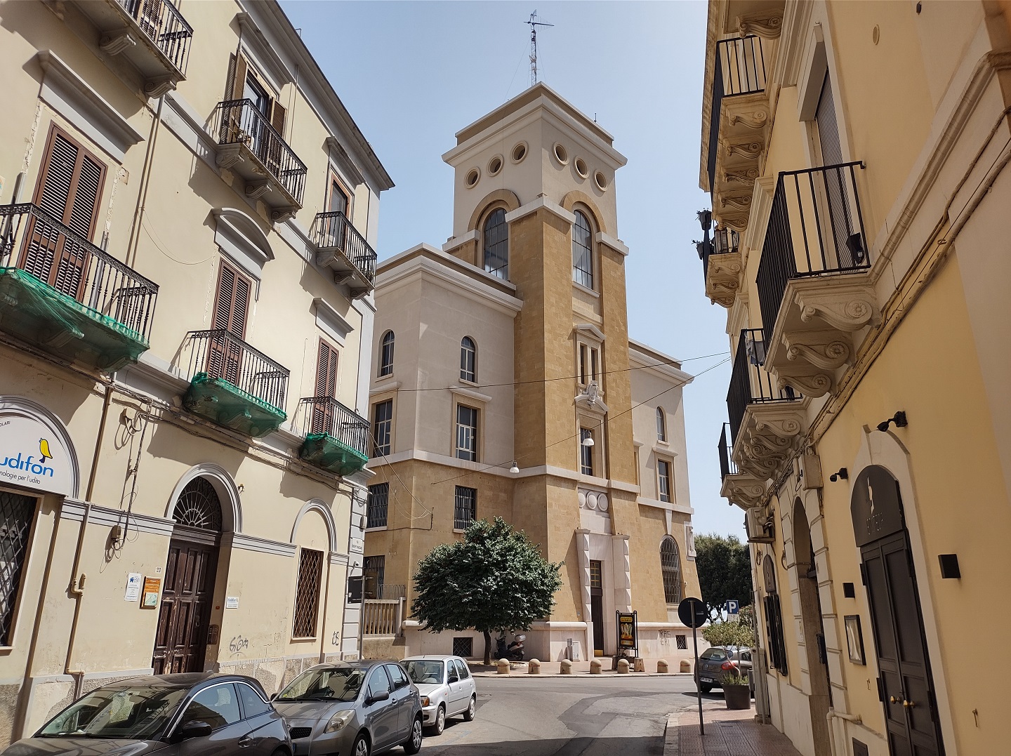 Palazzo delle Poste, Taranto